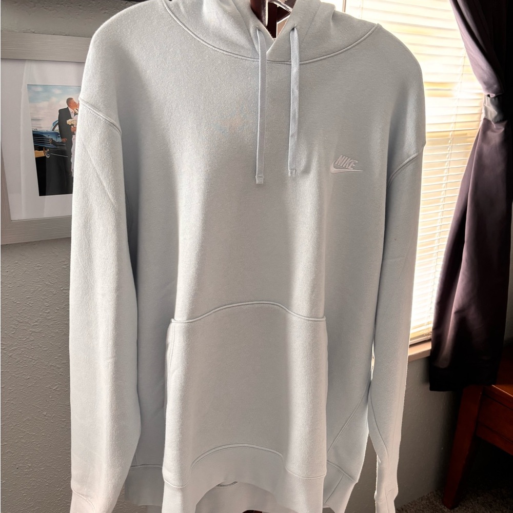 Men’s Nike XXL Hoodie (Like NEW!) whiteish blue color!